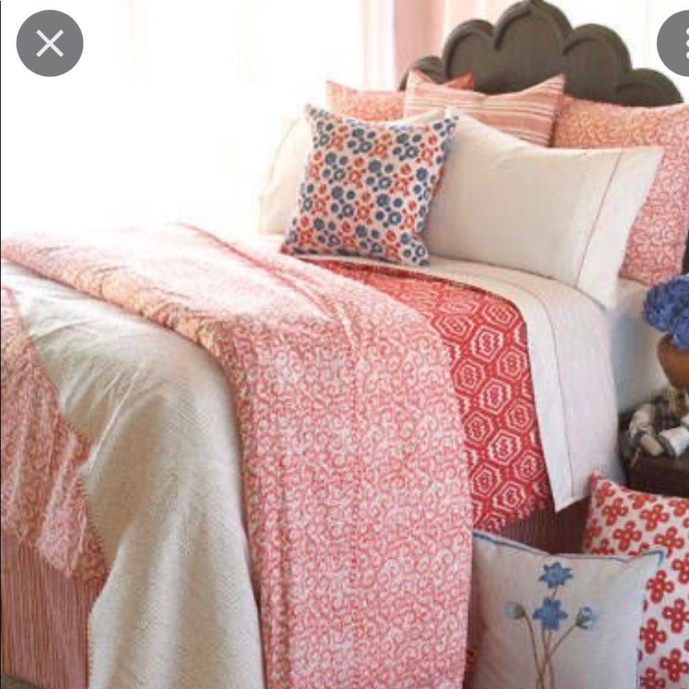 LAST CHANCE ✨ John Robshaw queen Diggi coral duvet cover